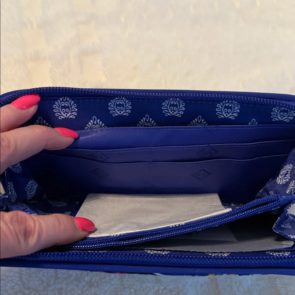 Vera Bradley RFID Quilted Cotton Wallet Zip Around Organizer Blue Floral NWOT - Picture 6 of 7
